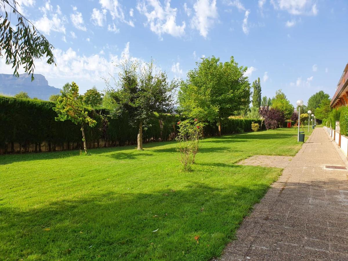 Apartamento Goxoa Jaca Exterior photo